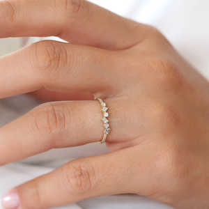 Nueva llegada de anillos de boda alternantes de diamantes naturales, anillos de diamantes de oro de 14K a precio mayorista con banda a juego certificada IGI - Product Image 6