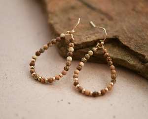 Pendientes de cuentas bohemias con flecos en cascada Andy de diseño turquesa, regalo de joyería único - Product Image 4