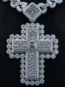 Pendentif croix personnalisé en argent sterling 925 avec halo de moissanite, style hip-hop, bijoux - Product Image 3