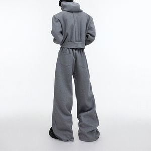 Conjunto de Chándal para Hombre de Alta Calidad, Estilo Vintage de Invierno, Chaqueta Corta con Cremallera, Pantalones Anchos de Cintura Alta, Color Negro y Gris - Product Image 5