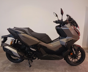 100 % REMISE Nouveau Scooter Moto Adv 350 2026 Disponible à la Vente - Product Image 4