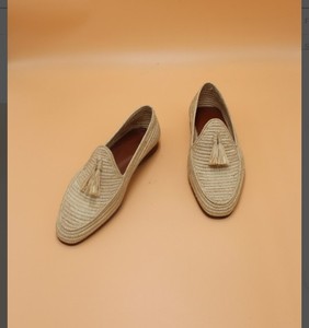 รองเท้าโลฟเฟอร์มีพู่สีเบจสำหรับผู้ชาย-รองเท้าสลิปออนผ้าราฟเฟอร์ทำมือ - Product Image 2