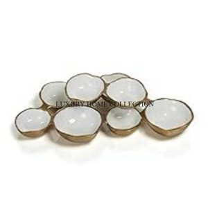 Cuencos de frutas de metal de inspiración antigua hechos a mano diseñados para agregar encanto y sofisticación a cocinas rústicas comedores vintage - Product Image 1