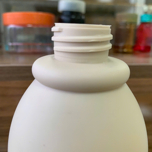 Envase cosmético Soft Touch 300ml HDPE Botella de bomba de plástico Botella de champú Botella de gel de ducha Fábrica de Vietnam - Product Image 4