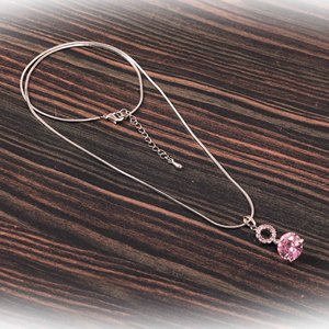 Collar con colgante de Latón chapado en plata de lujo para mujer con piedras preciosas de circón rosa y acentos de cristal Halo joyería de moda - Product Image 2