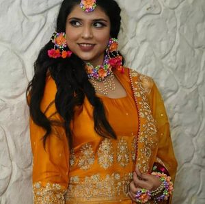 ชุดอุปกรณ์อาบน้ำชุดเครื่องประดับดอกไม้สีเหลือง-ชมพูชุดงานเลี้ยงออกแบบ mehendi สำหรับผู้หญิง - Product Image 5