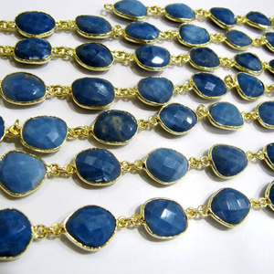 Opale bleue naturelle forme libre inégale Briolette lunette connecteur chaîne taille 12 à 15mm fabrication de bijoux chaîne de lunette - Product Image 1