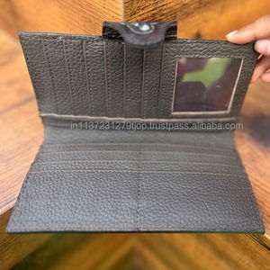 Nouveau véritable cuir repoussé à la main embrayages à deux volets femmes portefeuilles conçus vente chaude en cuir repoussé Unique élégant portefeuilles - Product Image 6