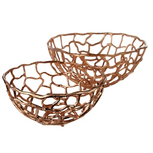 Cuencos decorativos de metal Saltoro Sherpi con diseño recortado, aluminio fundido en oro rosa, diseño de lujo, calidad estándar - Product Image 1