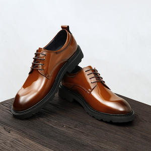 Chaussures brogues en daim souple avec bords perforés et semelle légère, chaussures décontractées pour hommes, chaussures tendance - Product Image 4