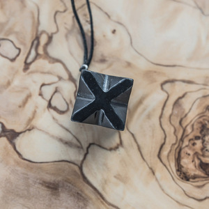 Colgante de Shungita Merkaba de 0.6 pulgadas (15 mm) - Product Image 2