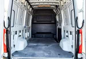 Mercedes-Benz Sprinter 2500 Usado 2024 con Techo Estándar - Product Image 4