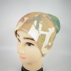 Bonnet tendance d'hiver populaire Casquettes chaudes d'extérieur élégantes OEM avec logo personnalisé Conception Jacquard tricoté pour hommes femmes de haute qualité - Product Image 4