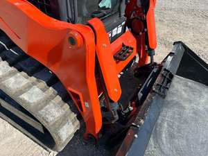 2022 Kubota SVL75-2ติดตามรถตักตีนตะขาบด้านหน้าแบบกะทัดรัดปั๊มแบริ่งเครื่องยนต์กระปุกเกียร์ - Product Image 6