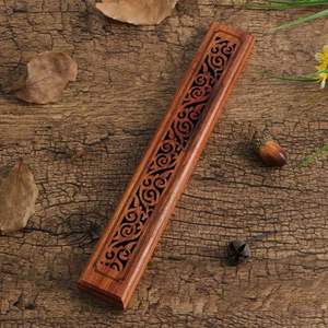 Quemador de incienso de madera inspirado en las tradiciones de incienso de Oriente Medio para uso en aromaterapia, meditación y rituales de oración. - Product Image 6