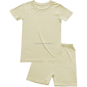 Ensemble d'été deux pièces pour homme, respirant et léger, style décontracté urbain, comprenant une chemise à manches courtes coordonnée - Product Image 4