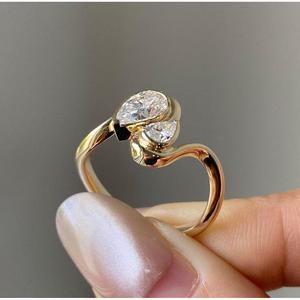 Bague de fiançailles en or 14 carats avec diamant de laboratoire certifié IGI 1,50 carat total, double taille poire, couleur D-E-F, clarté VVSVS, pour femme - Product Image 2