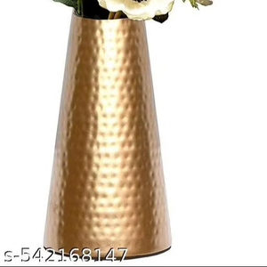 Vase design à pois martelés en métal Accent décoratif élégant pour le salon Table à manger Chambre à coucher Bureau et décoration intérieure moderne - Product Image 2