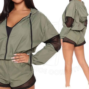 Conjuntos de dos piezas a prueba de viento con cremallera frontal para conjuntos cortavientos de mujer de estilo de patrón personalizado con capucha - Product Image 2