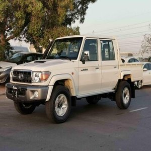 Meilleure Offre - Pick-up LAND CRUISERS DOUBLE CABINE d'occasion 2024 - Boîte automatique - Volant à gauche - Intérieur foncé - Moteur turbo - Cuir - R21 - Product Image 1