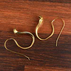 Pendientes de Cobra Modernos, Minimalistas, con Diseño de Serpiente, Estilo Boho, de Latón, Chapados en Oro de 18k, para Mujer, Venta al por Mayor/OEM/ODM - Product Image 3