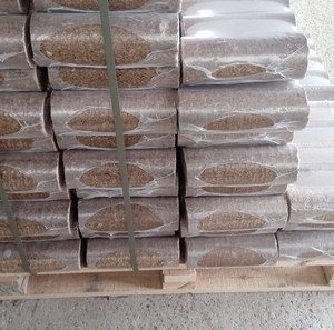 Briquetas de pellets de madera de pino premium ecológicas. - Product Image 1