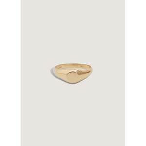 Anillo de Sello Clásico y Elegante de Acero Inoxidable Chapado en Oro con Incrustaciones Románticas, Anillos de Moda Eternos para Regalo - Product Image 1