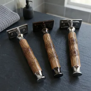 Fournisseur de rasoirs écologiques personnalisés avec manche en bambou, double lame en acier inoxydable pour le corps et la zone bikini - Morgans Industries - Product Image 1