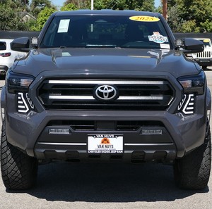 Toyota Tacoma SR5 2025, Doble Cabina, 4x4 - Product Image 1