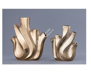 Vase en métal aluminium conique doré pour décoration intérieure moderne Vase à fleurs de table durable de haute qualité avec finition dorée Arrivée supérieure - Product Image 1