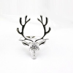 Rond de serviette visage de cerf argenté décor de table thème animal élégant pour les fêtes de mariage et les paramètres de décoration de la maison - Product Image 2