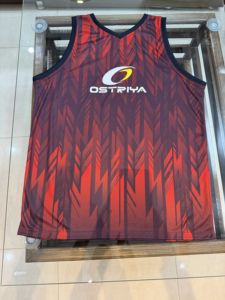 Maillot de basket-ball en polyester personnalisé pour adultes, prix de gros bon marché, taille pour jeunes et adultes, maillot de basket-ball sans manches - Product Image 2