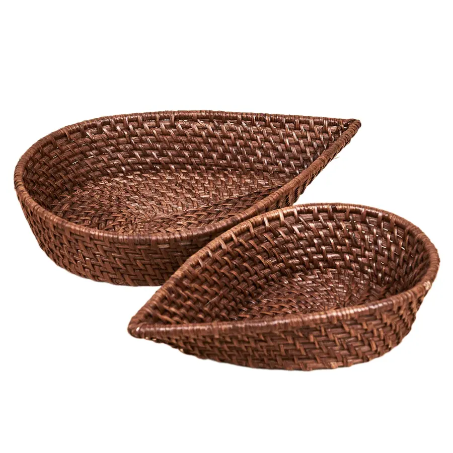 Hot New Design Leaf Shape Rattan Serving Tray Basket With Brown Honey Color Suitable For Bread Fruit Storage Kitchenware