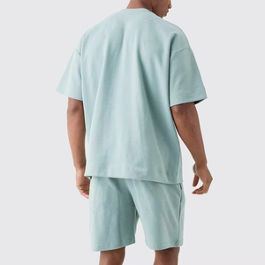 Ensemble 2 pièces surdimensionné personnalisé à séchage rapide pour hommes : T-shirt à manches courtes col rond en coton respirant et short – Idéal pour l'été - Product Image 2