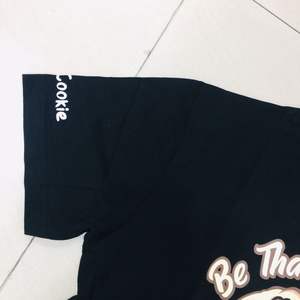 Nueva camiseta transpirable de Fitness para hombre, Camiseta deportiva de entrenamiento informal de Color sólido con cuello barato, Camiseta deportiva para Europa y América - Product Image 4