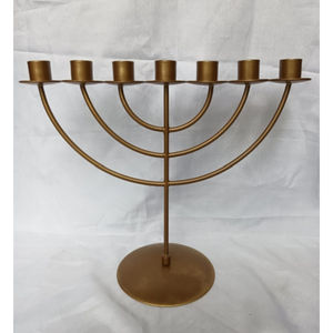 Menorah élégante et durable en fonte pour Hanoukka Noël pour l'éclairage des bougies de vacances Meilleurs prix auprès d'un fournisseur indien - Product Image 1