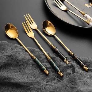 Cuillère de service à salade en laiton doré de qualité supérieure avec miroir en acier Bon ensemble de couverts pour le dîner à la maison à faible coût de HF CRAFTS - Product Image 1