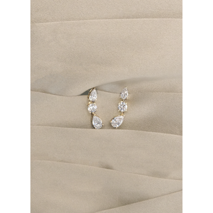 Pendientes de diamantes en forma de pera de 2.7 quilates con la inscripción Third Time's a Charm - Product Image 6