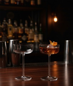 Tumbler à cocktail élégant Bougie Signature |   Verres en verre soufflé à la main de luxe pour la mixologie haut de gamme Verre à cocktail innovant - Product Image 4