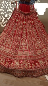 ชุดราตรีออกแบบโดยนักออกแบบ georgette กับการปักหนักสำหรับผู้หญิงที่สมบูรณ์แบบชาติพันธุ์สำหรับงานเลี้ยงฉลองและงานเฉลิมฉลองที่ยิ่งใหญ่ - Product Image 3