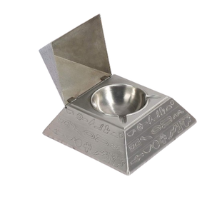 Cendrier à cigares personnalisé en acier inoxydable de taille moyenne, finition argentée, adapté pour le stockage des cendres - Product Image 6