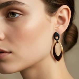 Pendientes de Cuerno Natural Artesanales de Vietnam, Versátiles para Pedidos al por Mayor, Uso Diario de Moda y Stock Minorista - Product Image 5
