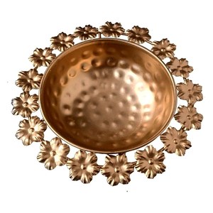 Urli en métal en laiton pour la décoration de la maison et du mariage Diwali Decor - Product Image 6