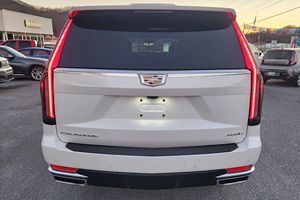 2023 Cadillac Escalade Premium Luxury Platinum 4WD Gasolina, Bajo Kilometraje - Product Image 2