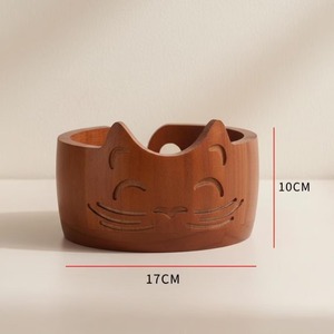 Bol à laine en bois rustique le plus vendu avec guide à laine sculpté en spirale pour le tricot, le crochet et les fournitures d'artisanat, disponible à la vente - Product Image 5