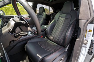 Audi RS Q8 AWD Turbo 2023, Bajo Kilometraje, Asientos de Cuero, Rines R18, Automático, Volante a la Izquierda, SUV Gasolina Oscuro - Product Image 5