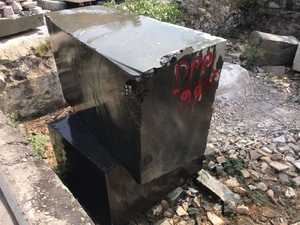 Bloques de Granito en Bruto - Superficie Rugosa - 2700 Kg/m³ de Densidad - Uso en Construcción - Soluciones Totales para Proyectos - Precio desde Rajastán - Product Image 4