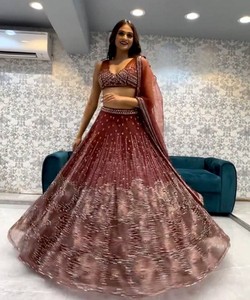 Designer indien Satin Soft Net Broderie Séquence Travail Lehenga Choli avec Dupatta Wedding Wear Prix de gros Vêtement ethnique ApparelGarment Shalwar Kameez - Product Image 1