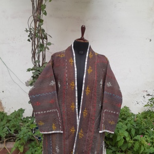 Vestes en tissu Kantha vintage en gros avec broderie artisanale, manteau long réversible à devant ouvert, vêtements décontractés pour femmes - Product Image 2
