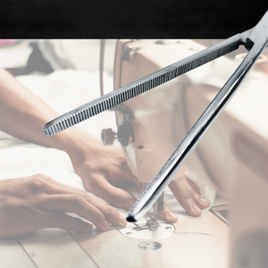 Vente en gros de pinces hémostatiques extra longues à pointe droite en acier inoxydable avec petites dents sur les mâchoires pinces de chirurgie bon marché OEM - Product Image 6